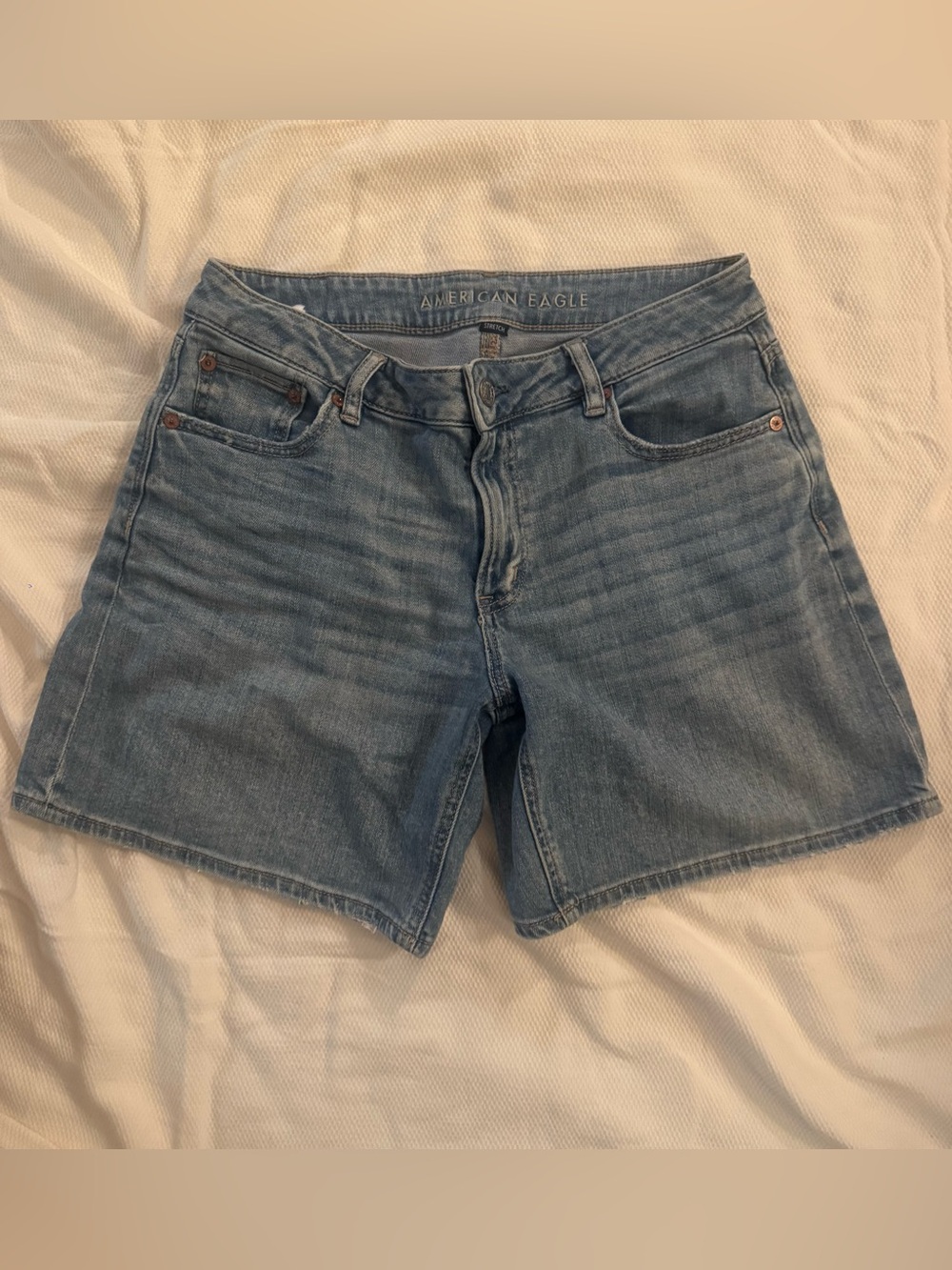 American Eagle Outfitters Light Wash Blue Denim Shorts, Size 2